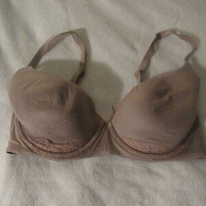 Victoria's Secret Body By Victoria Lined Demi Bra  34DDD  USED